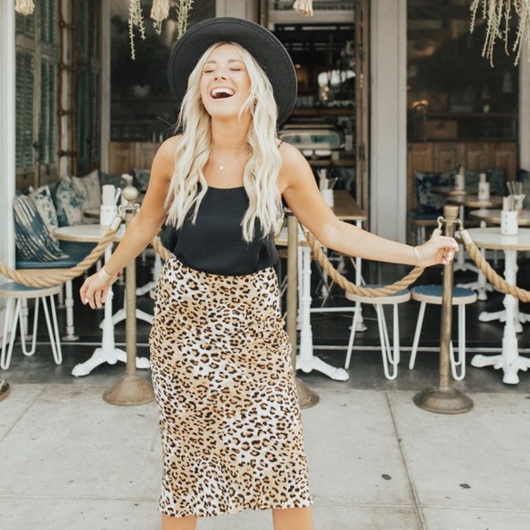 NWT Carly Jean Los Angeles Brooklyn Leopard Skirt - Picture 8 of 8